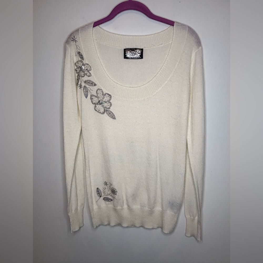 Buffalo David Bitton EUC cream/silver floral embroidered sweater Size large